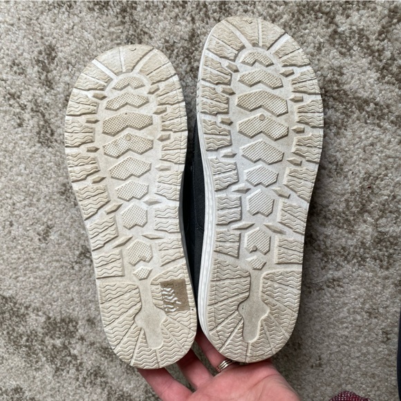 Black canvas loafers - Picture 2 of 4